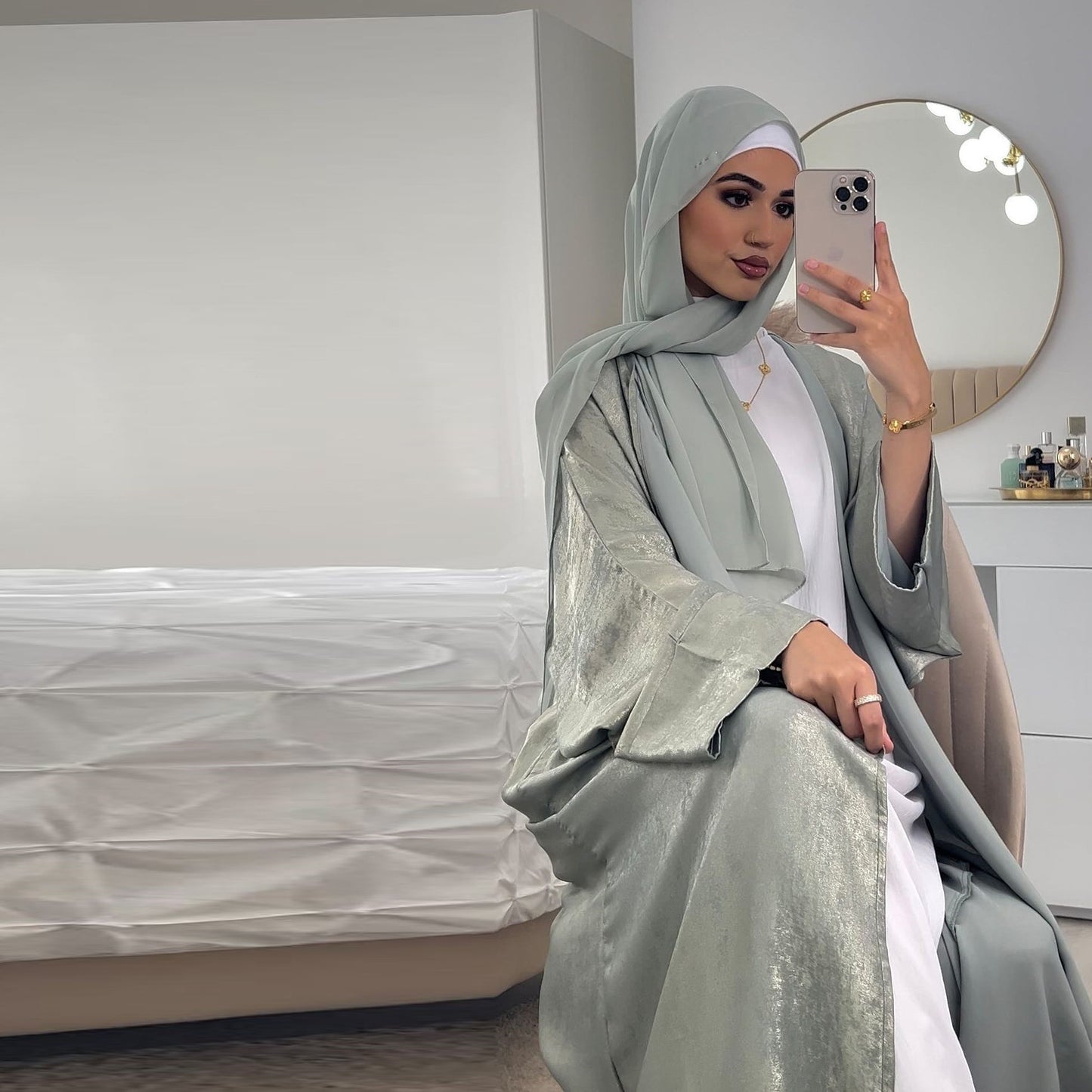 Bronzing satin abaya in green - modest fashion Kuwait
