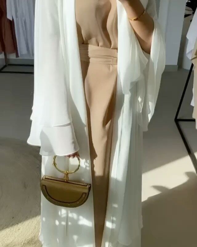 "Elegant Muslim abaya Kuwait – modest and stylish design for everyday wear and special occasions"
"عباية مسلمة أنيقة في الكويت – تصميم محتشم وعصري للاستخدام اليومي والمناسبات الخاصة"