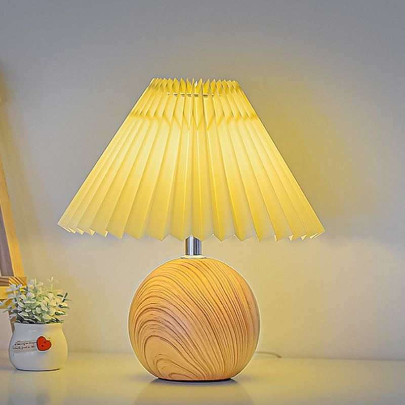 Nordic Retro Ceramic Table Lamp Pleated Bedroom